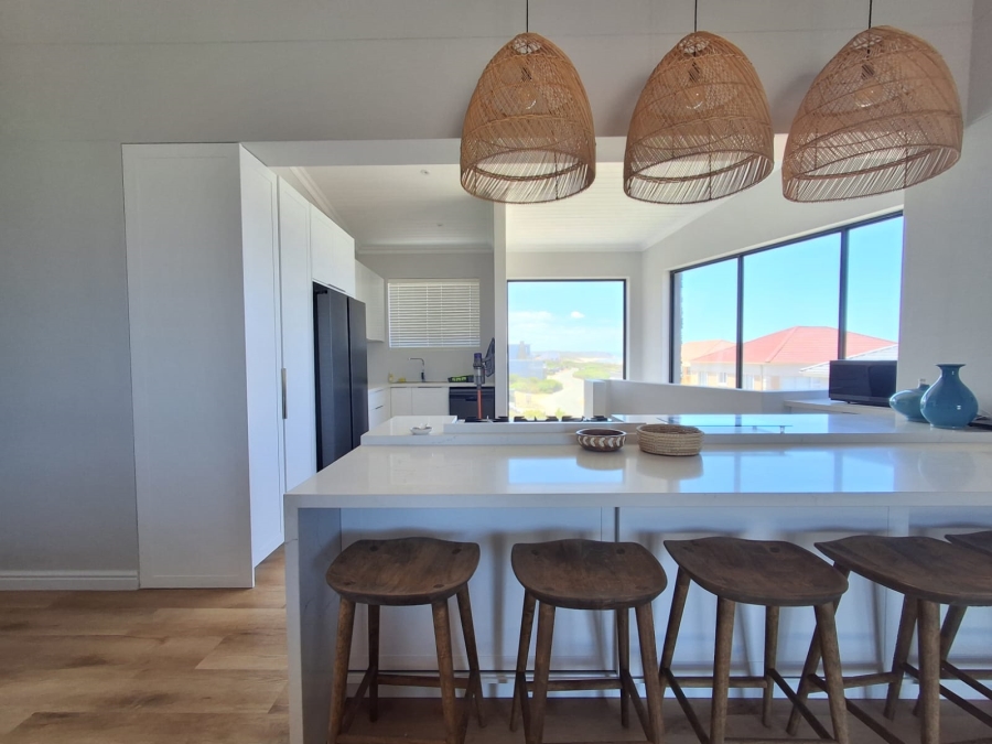 4 Bedroom Property for Sale in Stilbaai Oos Western Cape